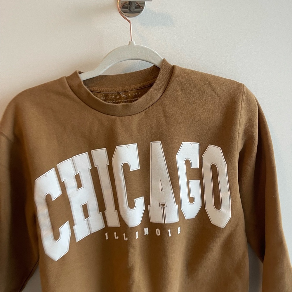 Alice & Wonder Tan Chicago Crewneck - Picture 2 of 3